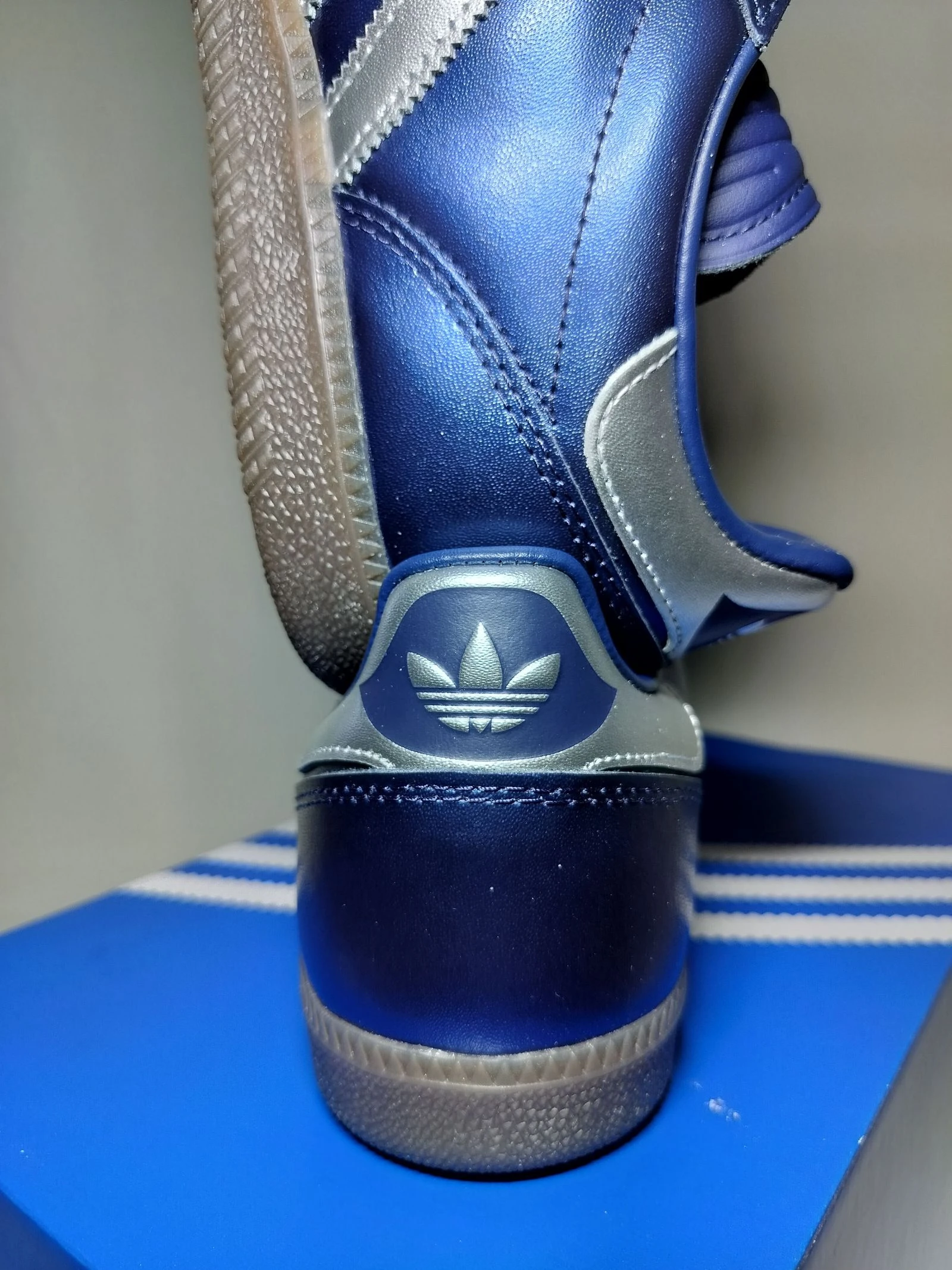 Adidas Samba New 43 Sneakers Original Unisex Femmes Hommes Tenue Tendance Vintage Premium Rétro Y2K – photo 11